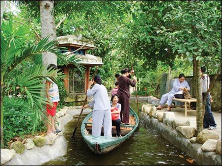 Chèo ghe trong "khu vườn cổ tích"