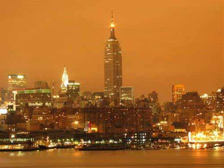 Empire State Building về đêm