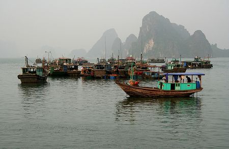 Cảng Cái Rồng trên huyện đảo Vân Đồn (ngày nay)