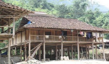 Nhà sàn - nét đặc sắc của đồng bào dân tộc ở hồ Ba Bể