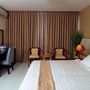 Holiday Hotel
