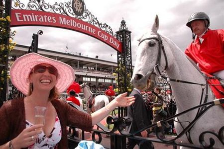 Nụ cười ngày hội Melbourne Cup