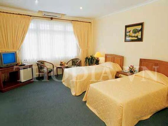 Khách sạn Grand 