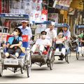 Du khách chỉ... chạy vèo qua Hà Nội