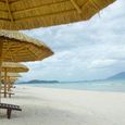 Bãi biển - White sand Doclet resort