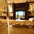 Suite bathroom - Diamond Bay Resort & Golf