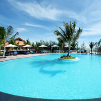 Hồ bơi - Golden Coast Resort & Spa