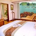 Khách sạn Grand Hạ Long