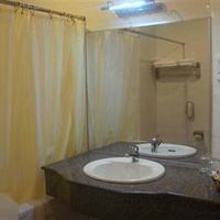 Phòng tắm - Khách sạn Đông Xuyên
