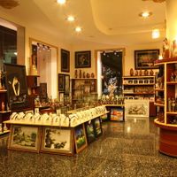 Shop lưu niệm - Hương Giang Hotel Resort & Spa