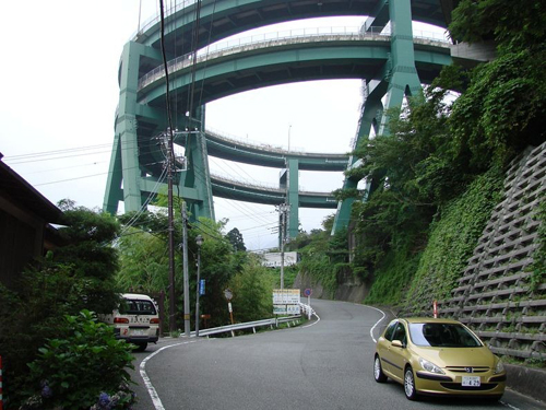 Kawazu-Nanadaru, cây cầu xoắn ốc ngoạn mục trên sườn núi 4