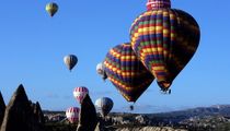 Đua khinh khí cầu trên di tích lịch sử Cappadocia