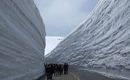 Hành lang tuyết tuyệt đẹp trên con đường Tateyama Kurobe Alpine Route