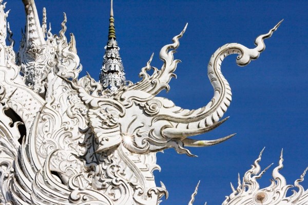 Chiêm ngưỡng ngôi đền trắng tuyệt đẹp của Thái Lan 6