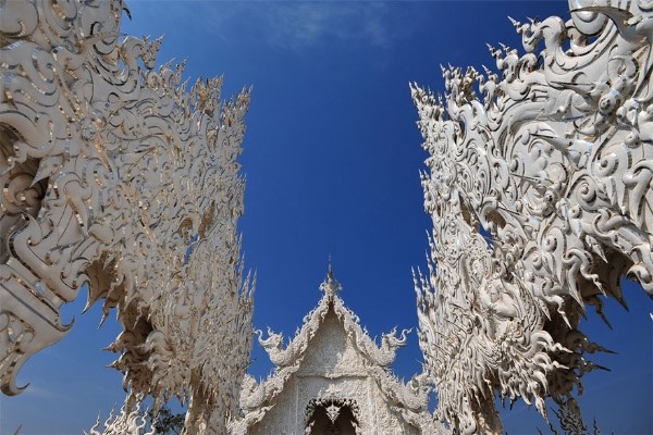Chiêm ngưỡng ngôi đền trắng tuyệt đẹp của Thái Lan 5