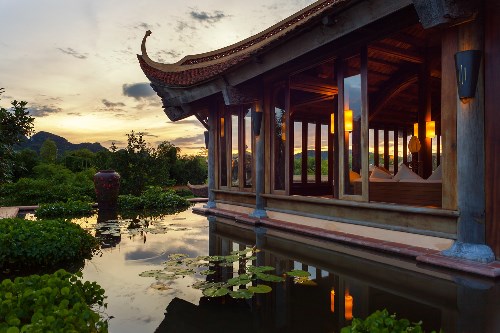 Khám phá Tràng An và Emeralda Resort Ninh Bình 6