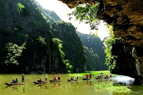 Khám phá Tràng An và Emeralda Resort Ninh Bình 4