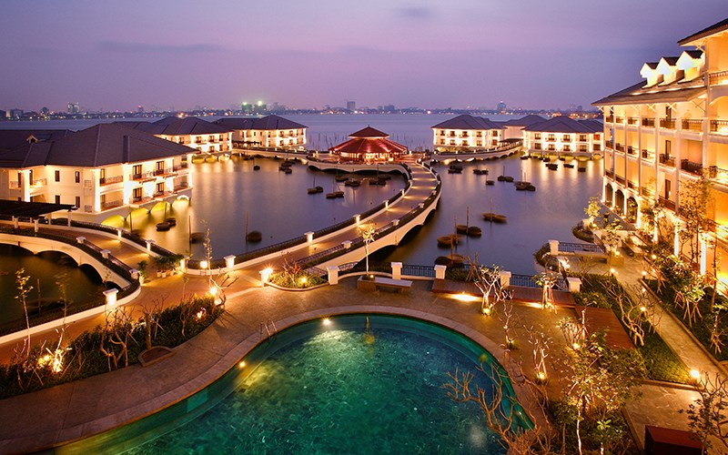 Image result for khách sạn InterContinental Hanoi Westlake