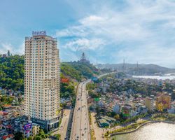 Ramada Hotel & Suites by Wyndham Halong Bay View