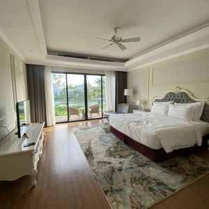 Nha Trang Marriott Resort & Spa Hòn Tre (tên cũ Vinpearl Sealink & Golflink)