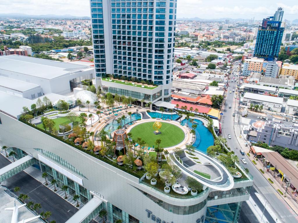 Khách sạn Grande Centre Point Pattaya
