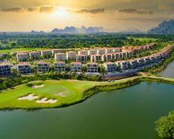 Wyndham Sky Lake Resort & Villas Hà Nội