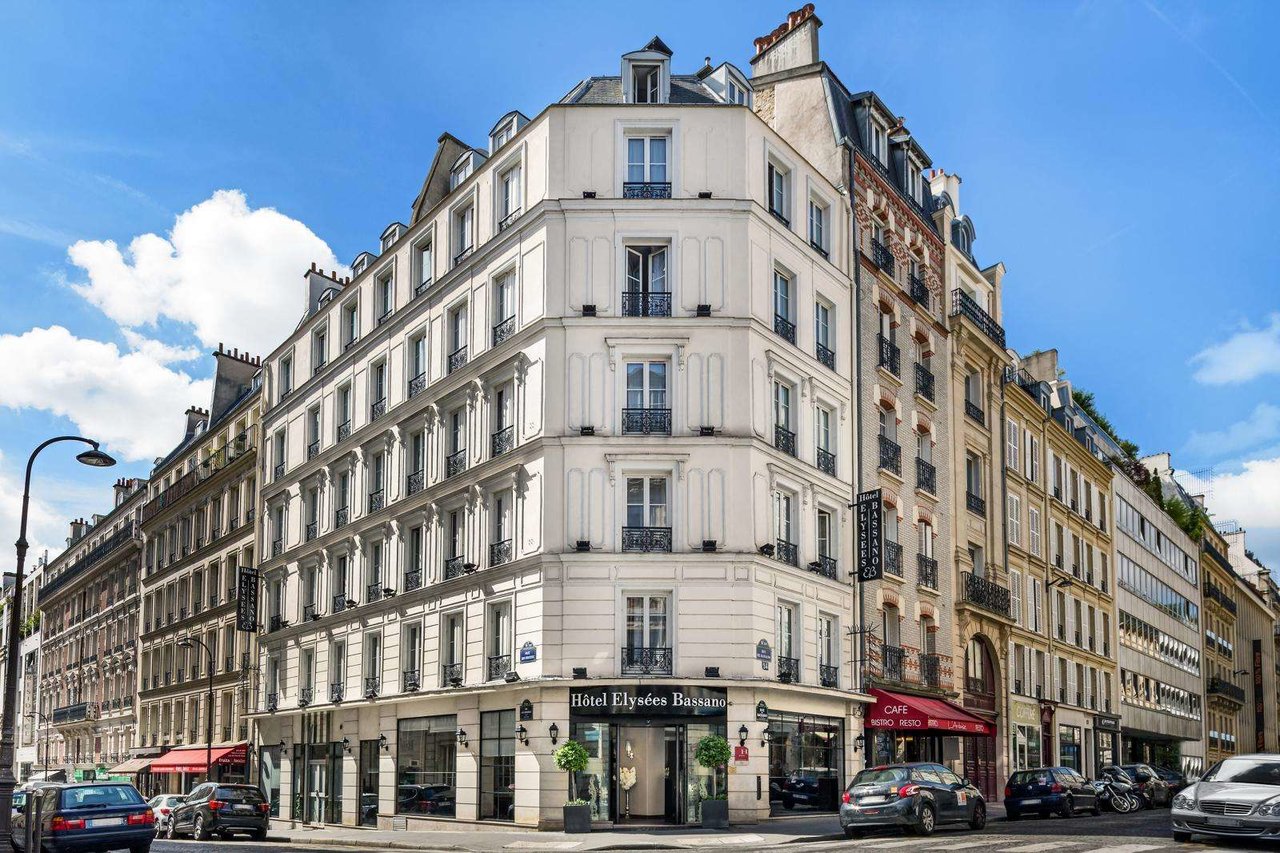 Khách sạn Elysées Bassano Paris