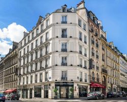 Khách sạn Elysees Bassano Paris