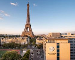 Khách sạn Pullman Paris Tour Eiffel