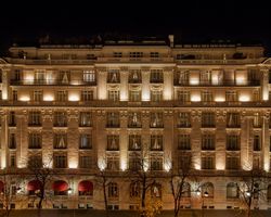 Khách sạn Raphael Paris