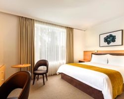 Khách sạn Best Western Plus Travel Inn Melbourne