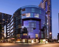 Khách sạn The Sebel Melbourne Docklands