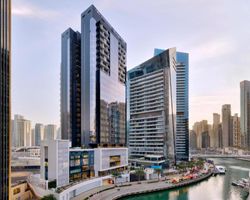 Khách sạn Crowne Plaza Dubai Marina