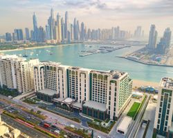 Khách sạn Hilton Dubai Palm Jumeirah