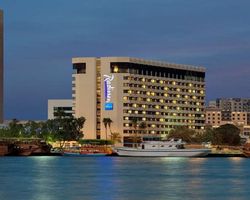 Khách sạn Radisson Blu, Dubai Deira Creek