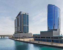 Khách sạn Radisson Blu Hotel, Dubai Canal View