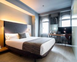 Khách sạn Petit Palace Alcala Madrid