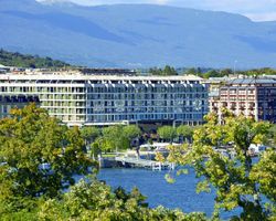 Khách sạn Fairmont Grand Geneva