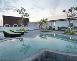 Khách sạn BOSS Legian Bali