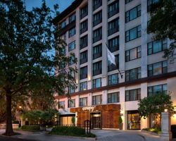 Khách sạn Canopy by Hilton Washington DC Embassy Row