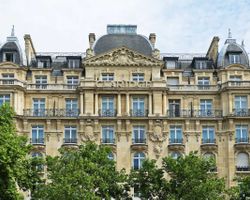Khách sạn Fraser Suites Le Claridge Champs-Elysées Paris