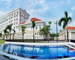 Bàn Thạch Riverside Hotel & Resort Tam Kỳ
