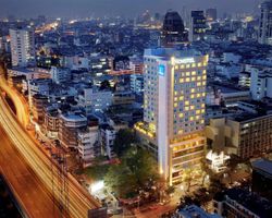 Khách sạn Hilton Garden Inn Bangkok Silom (tên cũ Novotel Bangkok Fenix Silom)