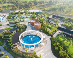 Dịch vụ tham quan + Tắm khoáng, tắm bùn + Ẩm thực tại Minera Bình Châu Hot Spring Resort