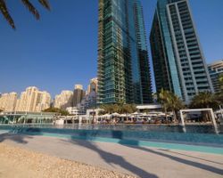 Khách sạn DoubleTree by Hilton Dubai Jumeirah Beach