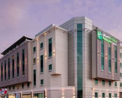 Khách sạn Holiday Inn Express Dubai - Safa Park