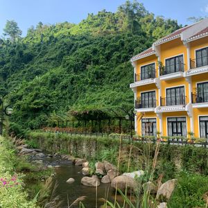 Khách sạn Fivitel Cổng Trời Đông Giang Quảng Nam