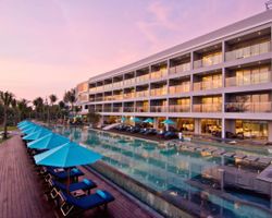 Le Coral Beach Resort & Cafe Phuket