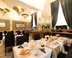 De La Pace, Sure Hotel Collection by Best Western