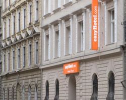 Khách sạn easyHotel Budapest Oktogon